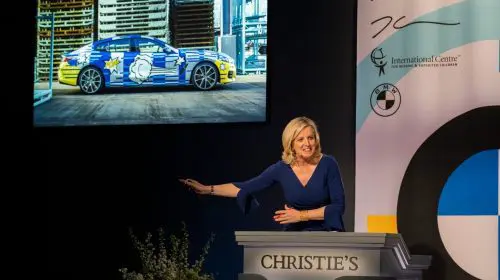 Singurul BMW THE 8 X JEFF KOONS semnat de artist este vândut cu 475.000 de dolari la o licitaţie caritabilă Christie’s ce a avut loc la New York