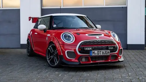 MINI John Cooper Works revine la cursa de 24 de ore de la Nürburgring