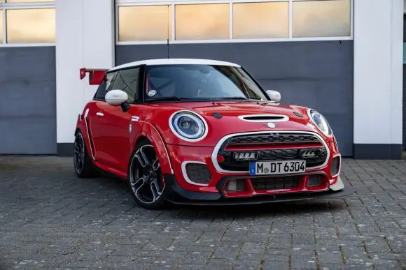 MINI John Cooper Works revine la cursa de 24 de ore de la Nürburgring