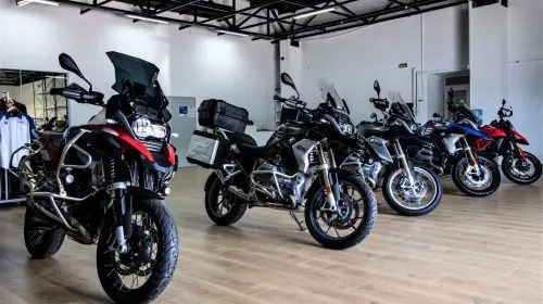 MOTO-HUB BMW Motorrad deschide noul sediu într-o spectaculoasă clădire istorică din Bucureşti