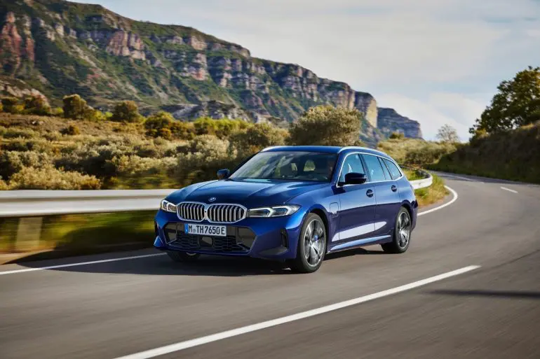  Noile BMW Seria 3 Sedan şi BMW Seria 3 Touring