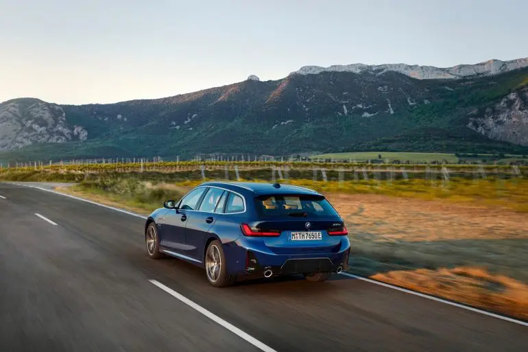  Noile BMW Seria 3 Sedan şi BMW Seria 3 Touring