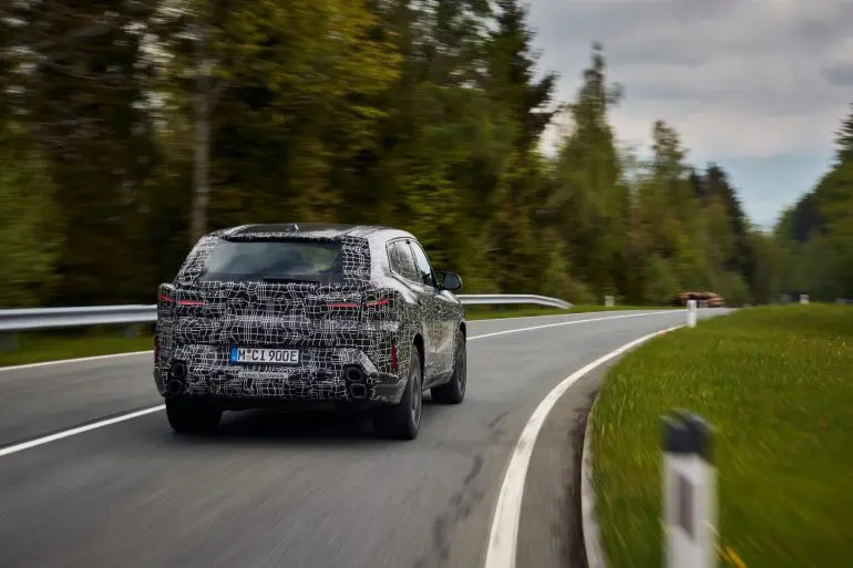 Experienţa M trece într-o nouă dimensiune: teste dinamice cu noul BMW XM