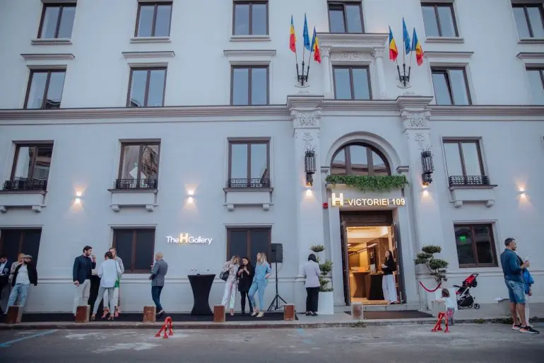 Say Hello to The H Gallery, un spațiu dedicat artei contemporane, fondat în 2022 și coordonat de Elena Brasla