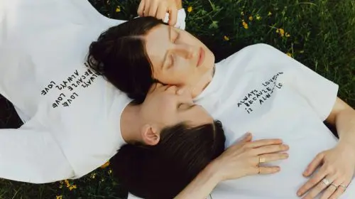 COS lansează colecția Pride „Love for All”