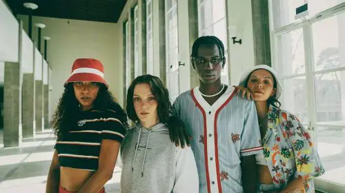 Karl Kani X Stranger Things lansează o colecție capsulă