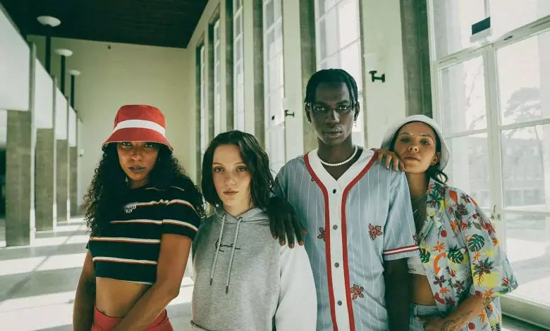 Karl Kani X Stranger Things lansează o colecție capsulă