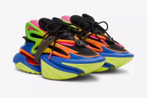 Balmain mizează pe volum cu noul model de încălțăminte