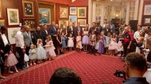 Daddy Daughter Charity Ball finanțează 50 de biblioteci