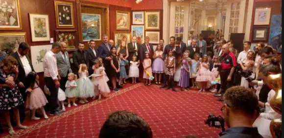 Daddy Daughter Charity Ball finanțează 50 de biblioteci