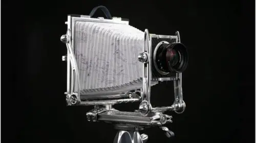 Pagani a creat un aparat foto analog de 75.000 USD