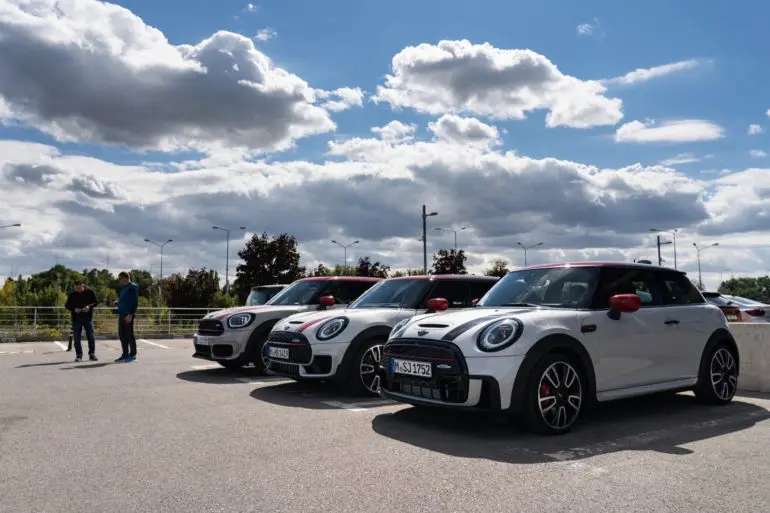 GALERIE FOTO: MINI John Cooper Works în vizită la MIMI şi Engage Engineering
