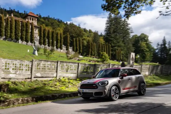 GALERIE FOTO: MINI John Cooper Works în vizită la MIMI şi Engage Engineering