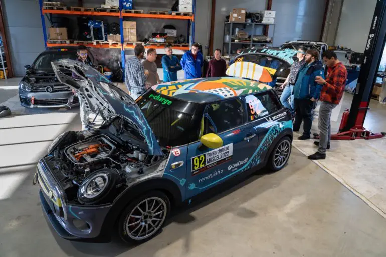 GALERIE FOTO: MINI John Cooper Works în vizită la MIMI şi Engage Engineering