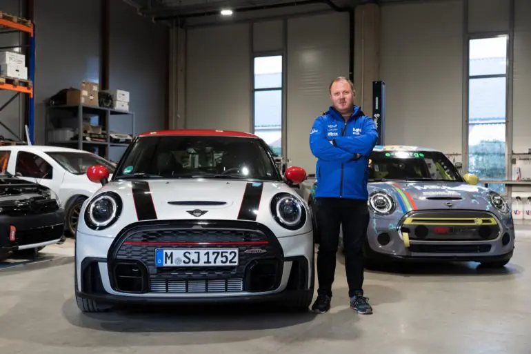 GALERIE FOTO: MINI John Cooper Works în vizită la MIMI şi Engage Engineering