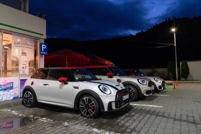 GALERIE FOTO: MINI John Cooper Works în vizită la MIMI şi Engage Engineering