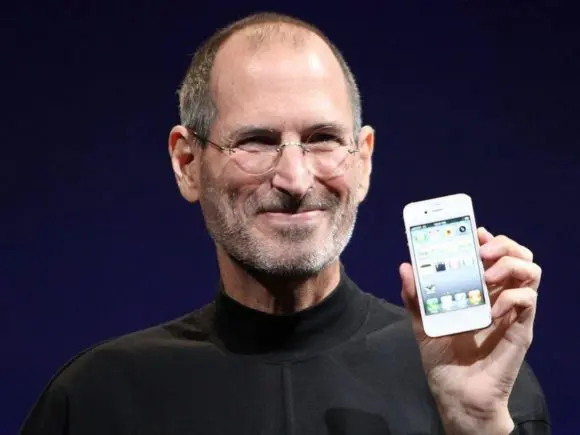 Un iPhone din prima generație a fost vândut pentru o sumă uriașă