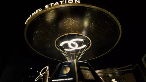 Chanel a lansat un pop-up store sub formă de stație spațială