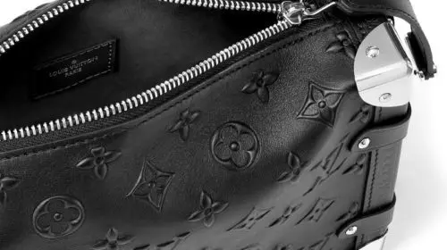Louis Vuitton a lansat o nouă iterație a genții Petite Malle