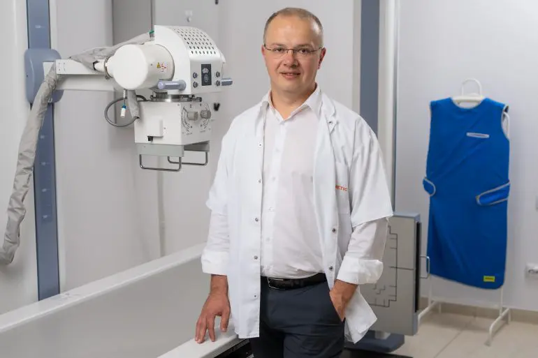 Dr. Marius Negru