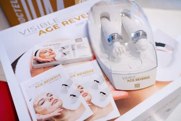 VISIBLE AGE REVERSE by DR JDM marchează o revoluție în skincare
