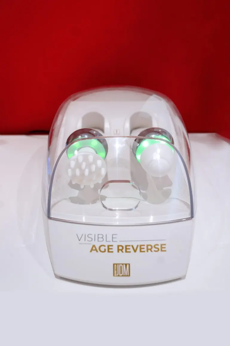 VISIBLE AGE REVERSE