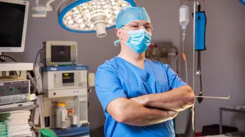 Dr. Marius Negru: „Cel mai mare vis al meu este să operez împreună cu fiul meu într-un spital Ortokinetic”