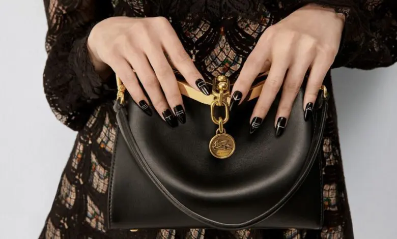 Etro lansează noua geantă Mini Vela