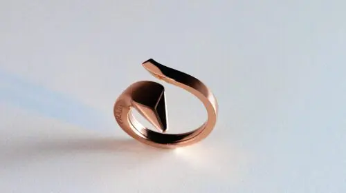 Prada introduce aurul roz în colecția sa de bijuterii fine Eternal Gold