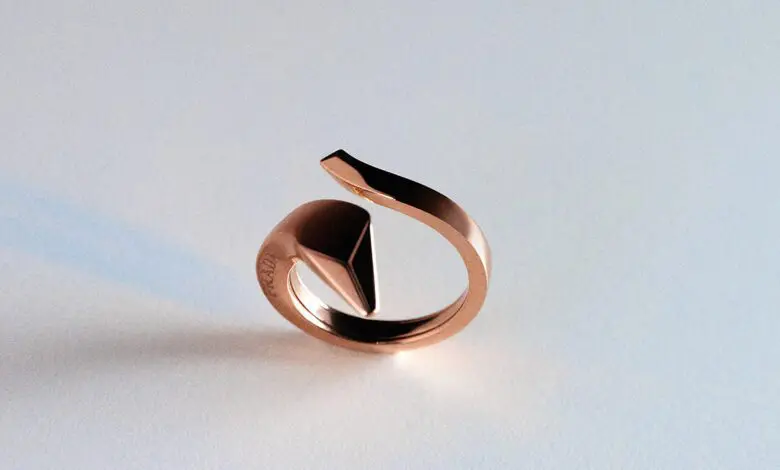 Prada introduce aurul roz în colecția sa de bijuterii fine Eternal Gold