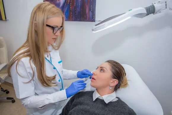 Buze voluptuoase pentru zâmbete delicioase