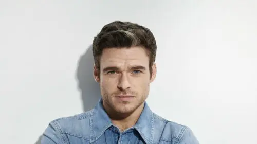 Richard Madden: „Asociez diferite parfumuri cu diferite roluri”
