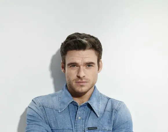 Richard Madden: „Asociez diferite parfumuri cu diferite roluri”