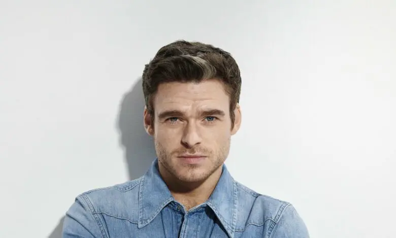 Richard Madden: „Asociez diferite parfumuri cu diferite roluri”
