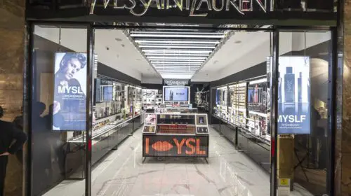 Anti-îmbătrânire sublimă în noua eră a frumuseții pielii, cu Or Rouge – noua colecție premium de la YSL Beauté