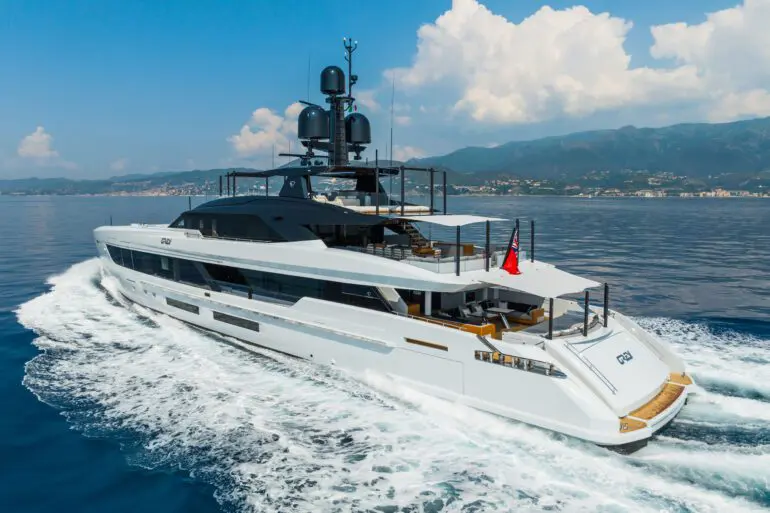yacht
