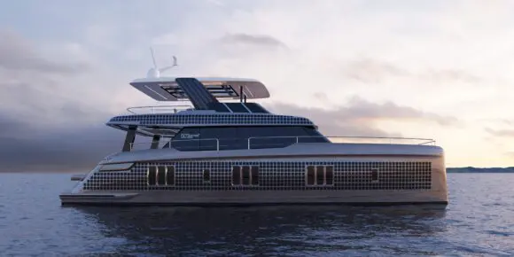 Noul catamaran alimentat cu putere solară a lui Fernando Alonso