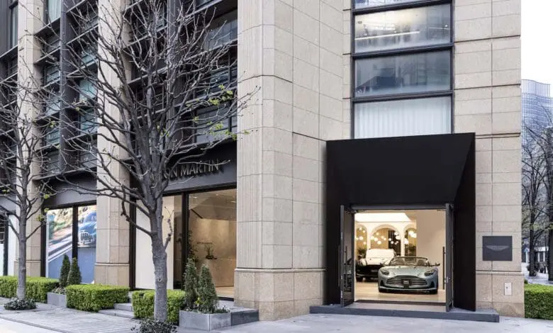 Aston Martin deschide primul flagship exclusivist din Asia