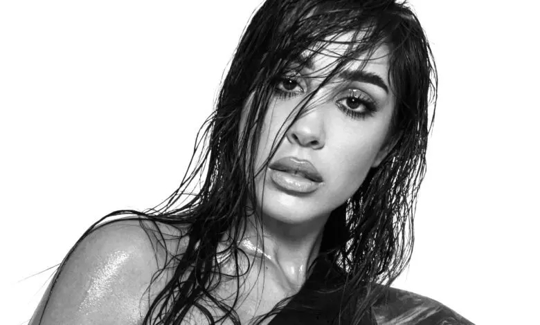 Ștefania: „Prin muzica mea îmi doresc să ofer oamenilor o stare de bine, o emoție”