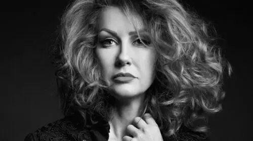 Gențiana Nicolae: „Versatilitatea femeii este un dar care îi permite să treacă cu grație prin multiplele roluri pe care le adoptă în viață”