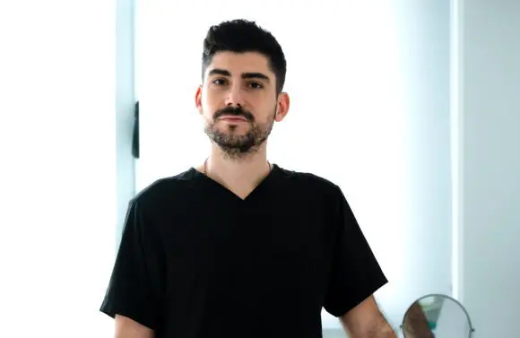 Dr. Adrian Pelinaru: „Lipoaspirația vibroasistată este în prezent cea mai eficientă intervenție chirurgicală de remodelare”