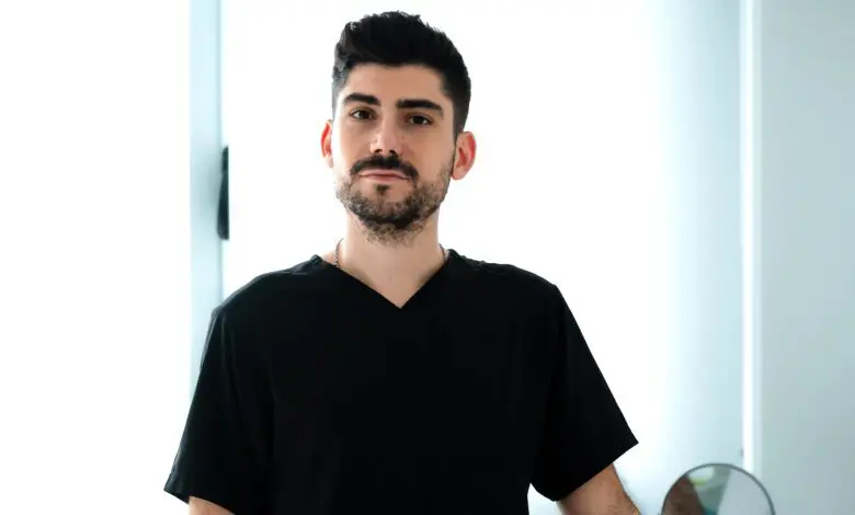 Dr. Adrian Pelinaru: „Lipoaspirația vibroasistată este în prezent cea mai eficientă intervenție chirurgicală de remodelare”