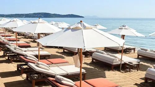 Loro Piana revine la Réserve à la Plage din Saint Tropez
