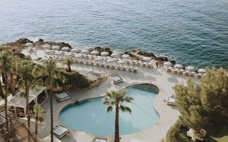 Hotel de Mar din Mallorca colaborează cu Alberta Ferretti
