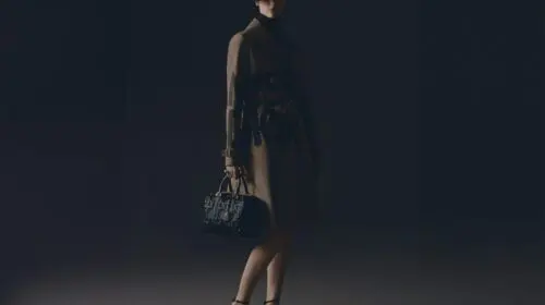 Dior lansează The Groove Bag, un nou model emblematic