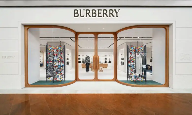 Burberry modernizează magazinul din Singapore