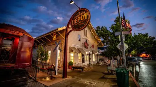 O gară de epocă din Napa Valley a fost transformată într-un complex de restaurante