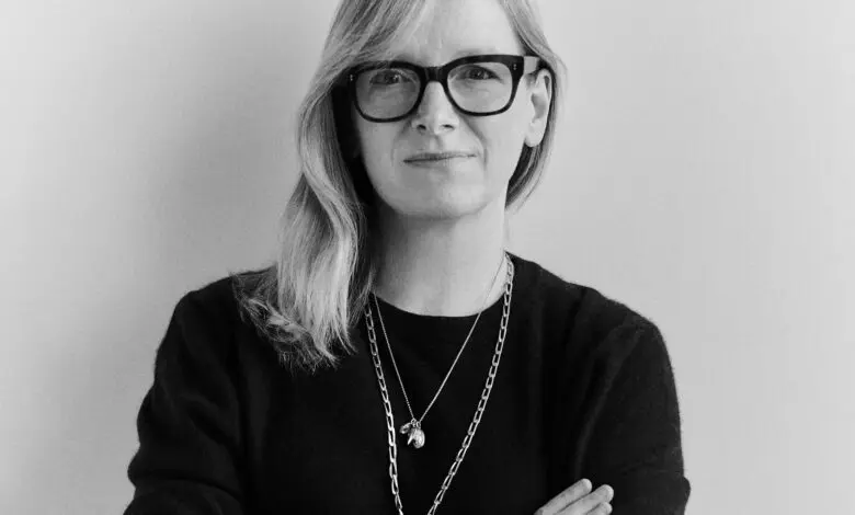 Sarah Burton devine director de creație al casei de modă Givenchy