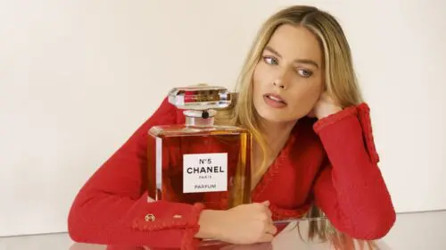 Margot Robbie este noua imagine a Chanel N°5