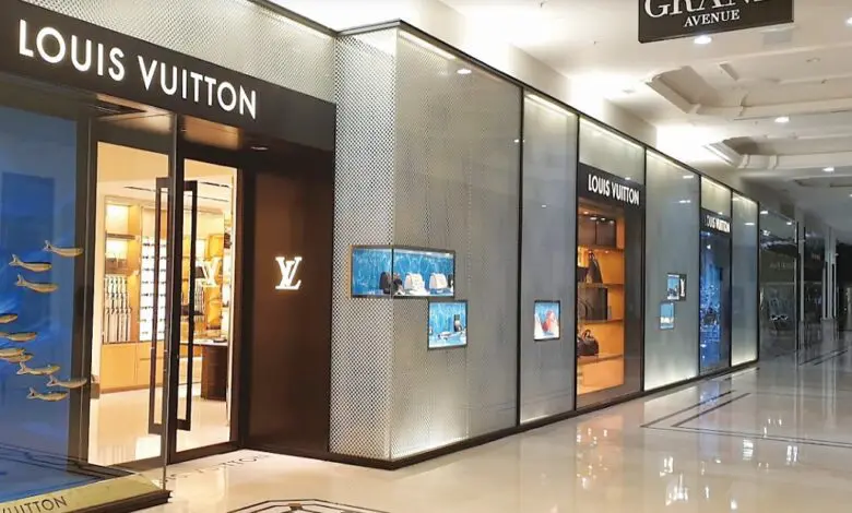 Piața de lux din România este dominată de magazine multi-brand și francize